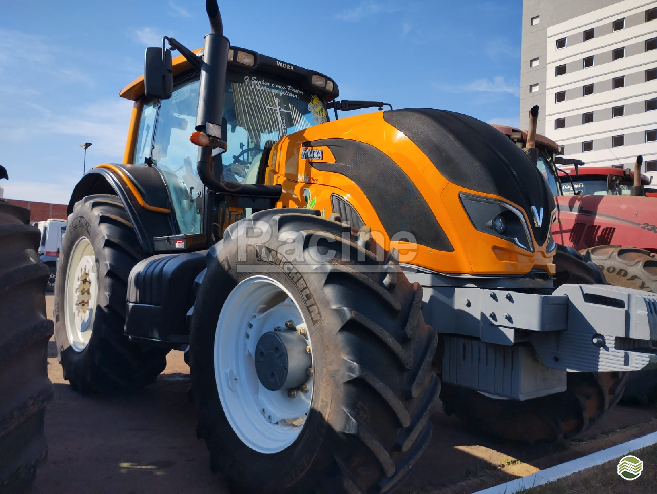 TRATOR VALTRA VALTRA 194 HiTech Tração 4x4 Racine Tratores - Case JAU SÃO PAULO SP